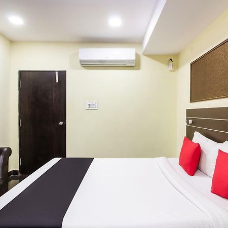 Capital O 60233 Brij Ki Rasoi Deluxe Hotell Lucknow Exteriör bild