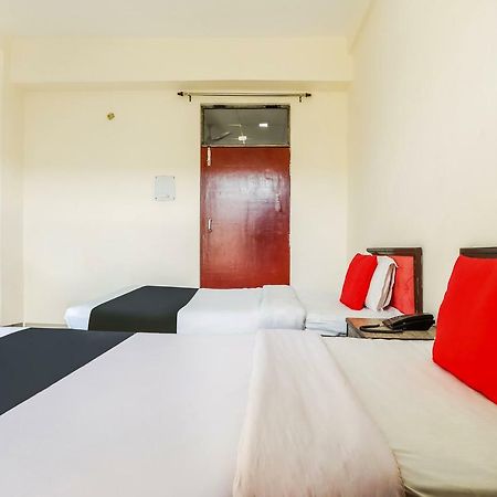 Capital O 60233 Brij Ki Rasoi Deluxe Hotell Lucknow Exteriör bild