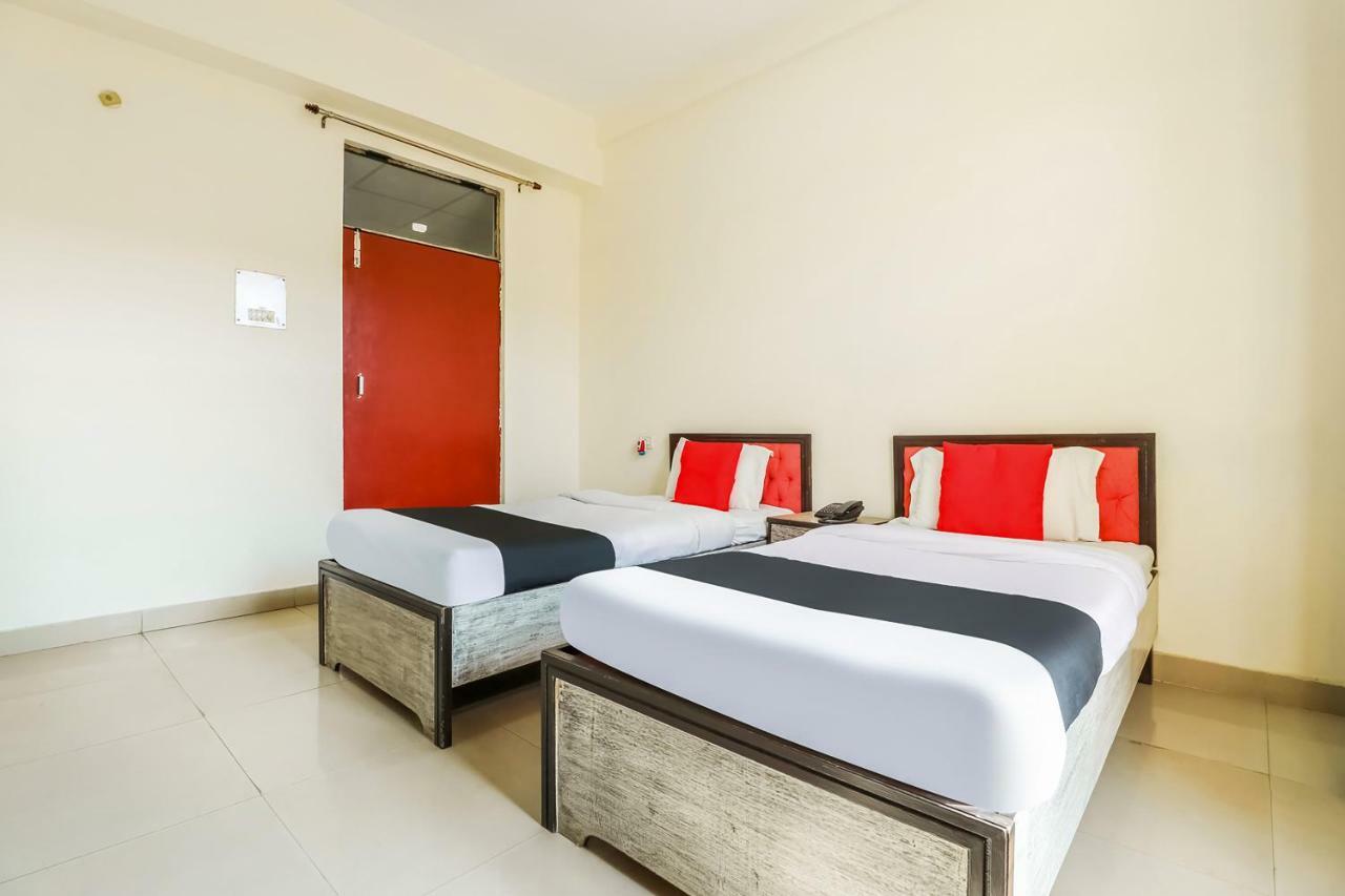 Capital O 60233 Brij Ki Rasoi Deluxe Hotell Lucknow Exteriör bild